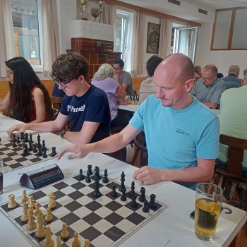 {"capture_mode":"AutoModule","faces":["-2742_874_-2362_1254"]}