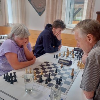 {"capture_mode":"AutoModule","faces":["-1330_960_-960_1329","-2194_687_-1894_987"]}