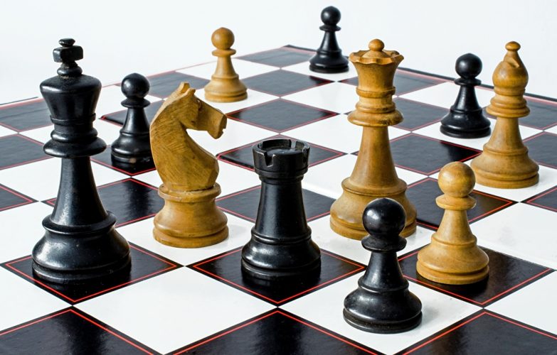 2f778970f9ce6c21ef010ab09d1410ab27931259_2_1633020639_2103-Chessboard_1280x817.jpg